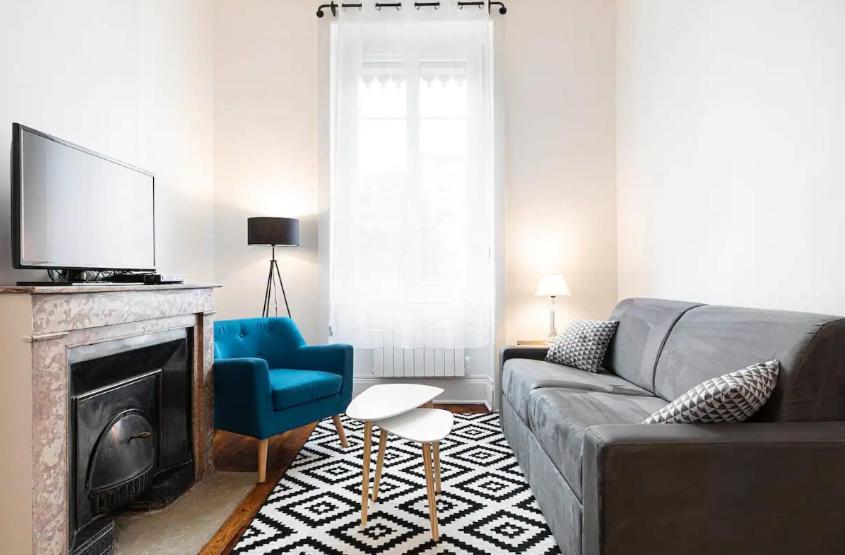 Appartement 2 Pieces Jean Mace Et Stationnement Lyon Luaran gambar