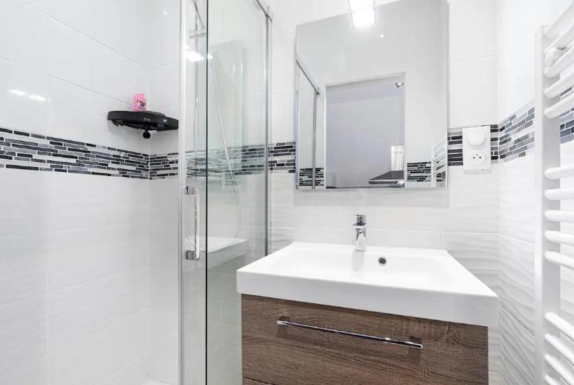 Appartement 2 Pieces Jean Mace Et Stationnement Lyon Luaran gambar